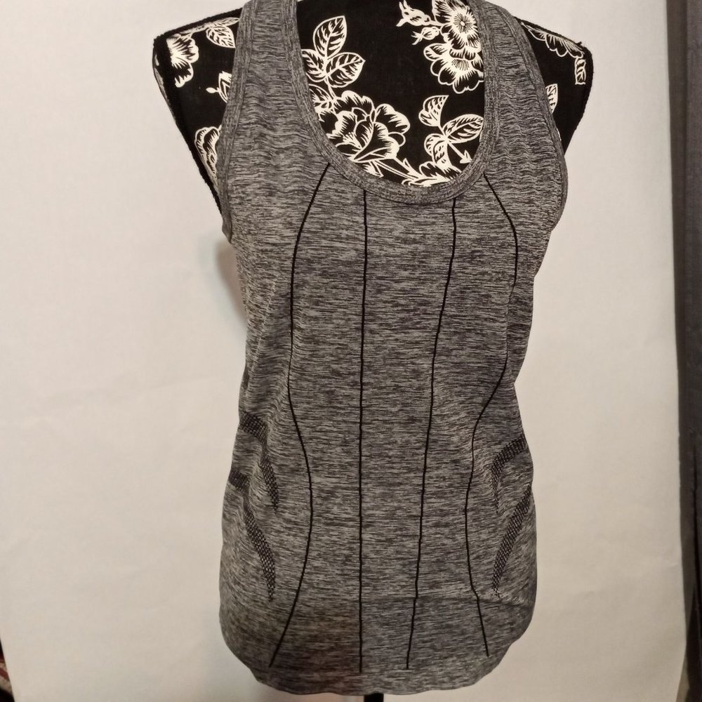 Just one athletic top large